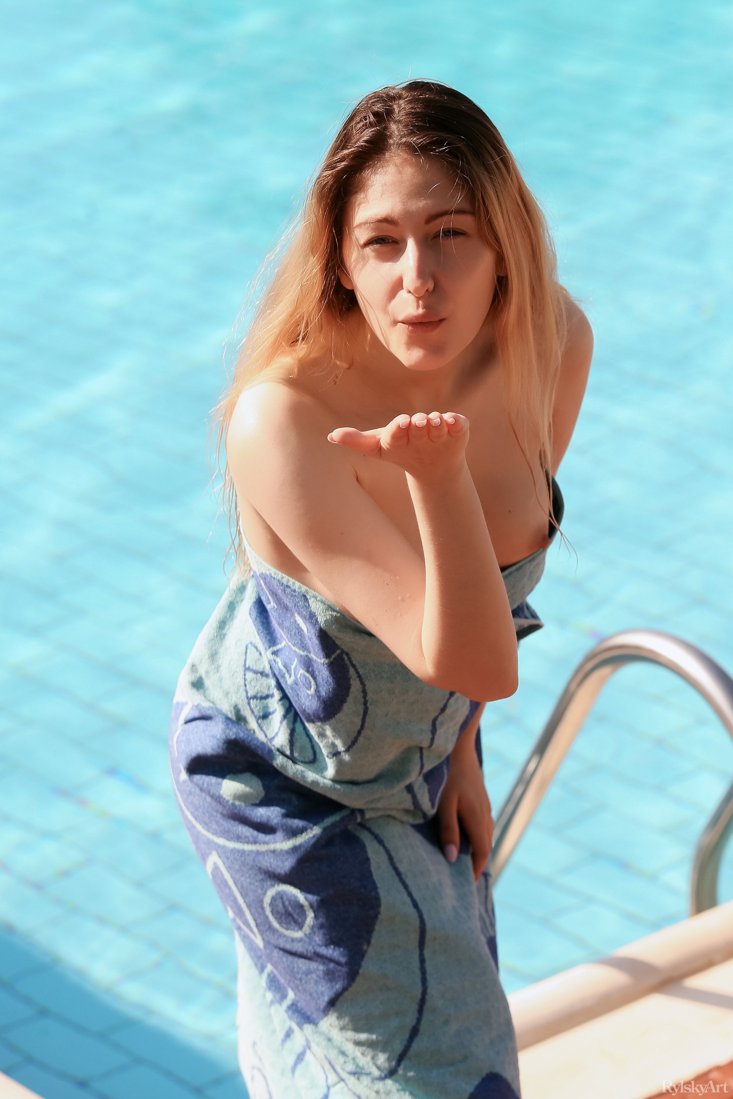 Katty Muss in Rylsky Art set Dulungalu