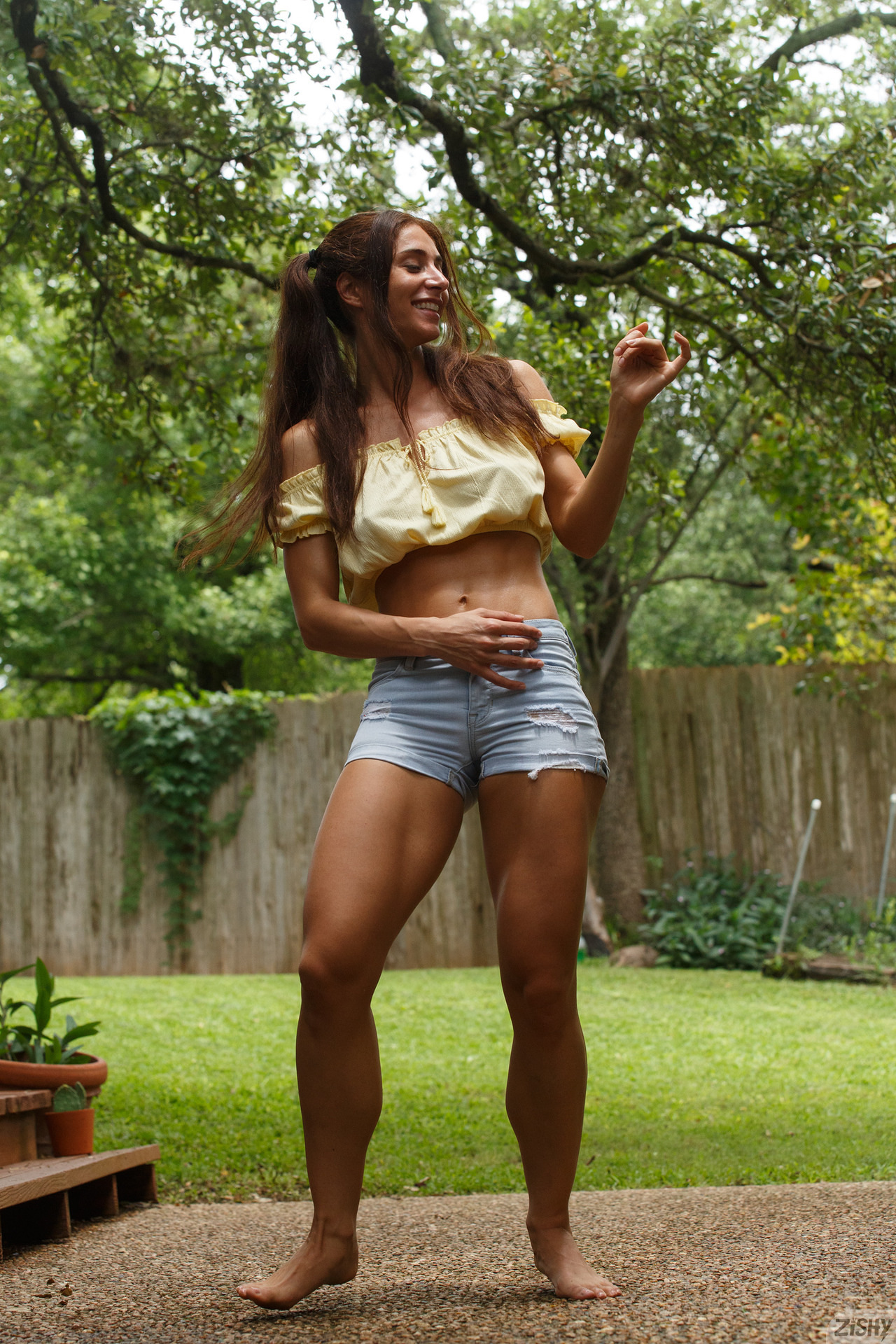 Vynessa Lucero in Zishy set Liver And Cheese