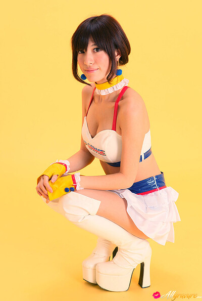Mana Mizuno in Up Garage from All Gravure