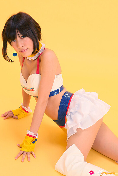Mana Mizuno in Up Garage from All Gravure