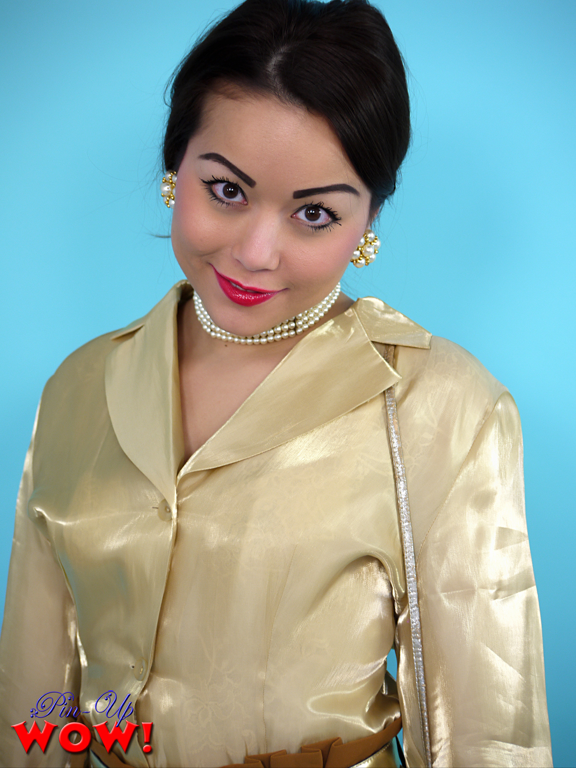 Petra in Pinup Wow set Thumbs Up!