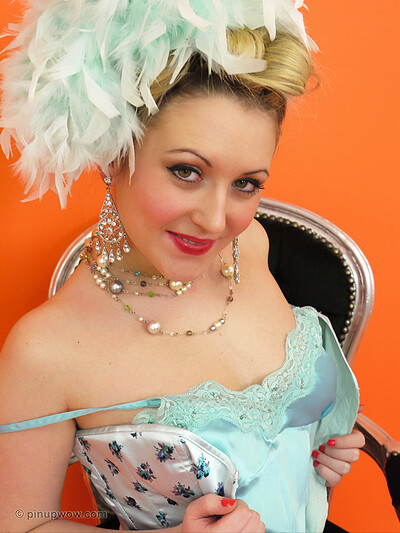 in Pinup Wow set