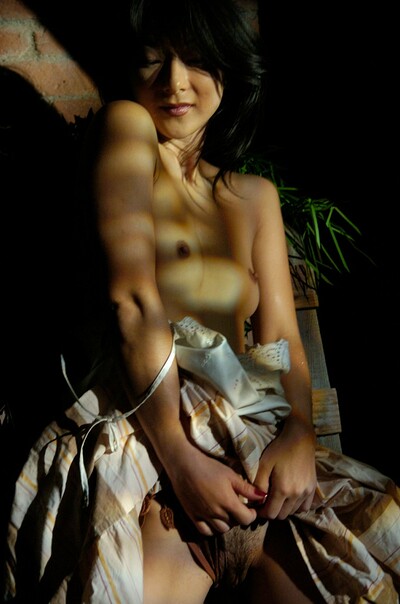 Tanika in Fleurs Chaudes from Louis de Mirabert