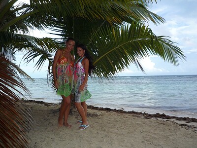 Corail and Melisa Mendini in Bts from Louis de Mirabert