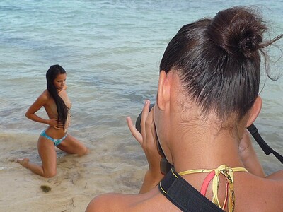 Corail and Melisa Mendini in Bts from Louis de Mirabert