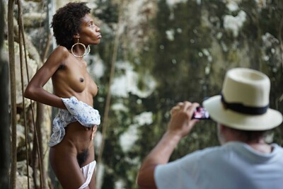 Jess in Prison En Ruine Bts from Louis de Mirabert