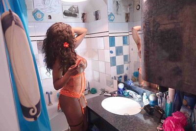 Felina in Dans Sa Salle De Bain (Part 1) from Louis de Mirabert