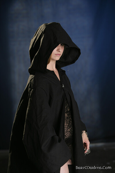 Rissi in Higher Powers from Bare Maidens