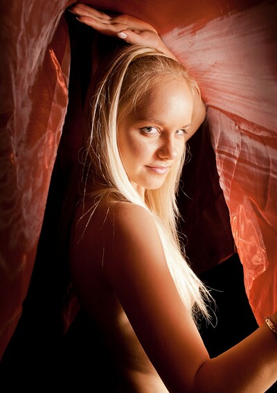Anastasia in Gold Net from Gallery Carre