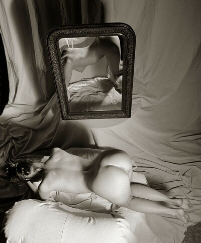 Helenka in Miror from Gallery Carre