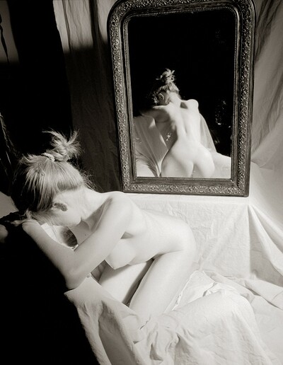 Anna in Miror from Gallery Carre