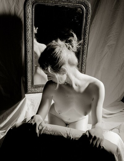 Anna in Miror from Gallery Carre
