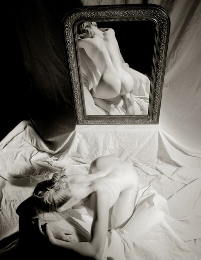 Anna in Miror from Gallery Carre