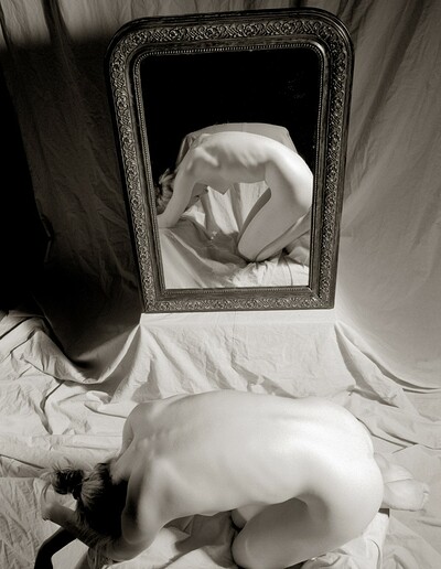 Anna in Miror from Gallery Carre