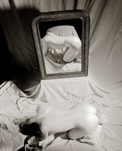 Anna in Miror from Gallery Carre
