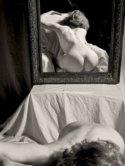 Enzo in Miror from Gallery Carre