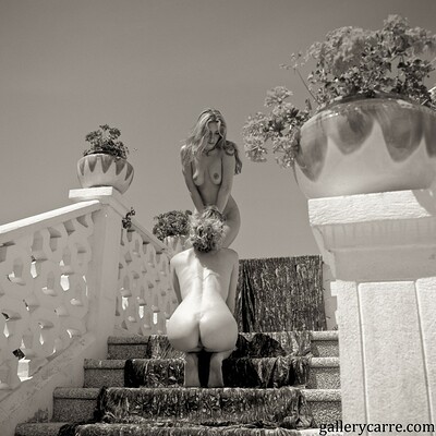Janette-et-ornella in On The Stairs from Gallery Carre