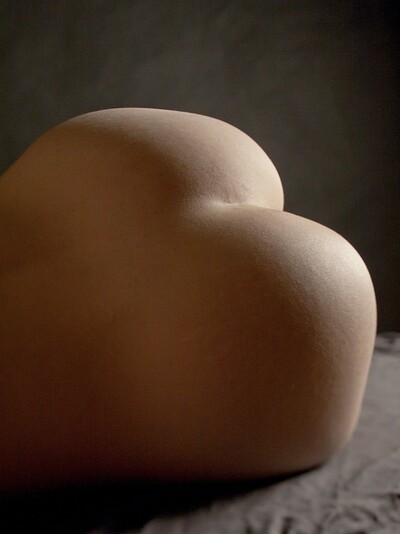 Vivianne in On The Table from Gallery Carre