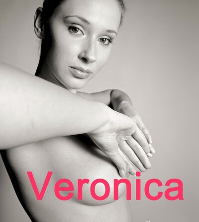 Veronica in Tits Story from Gallery Carre