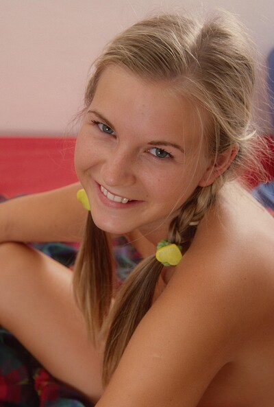 Lara A in Club Sweethearts set #93366