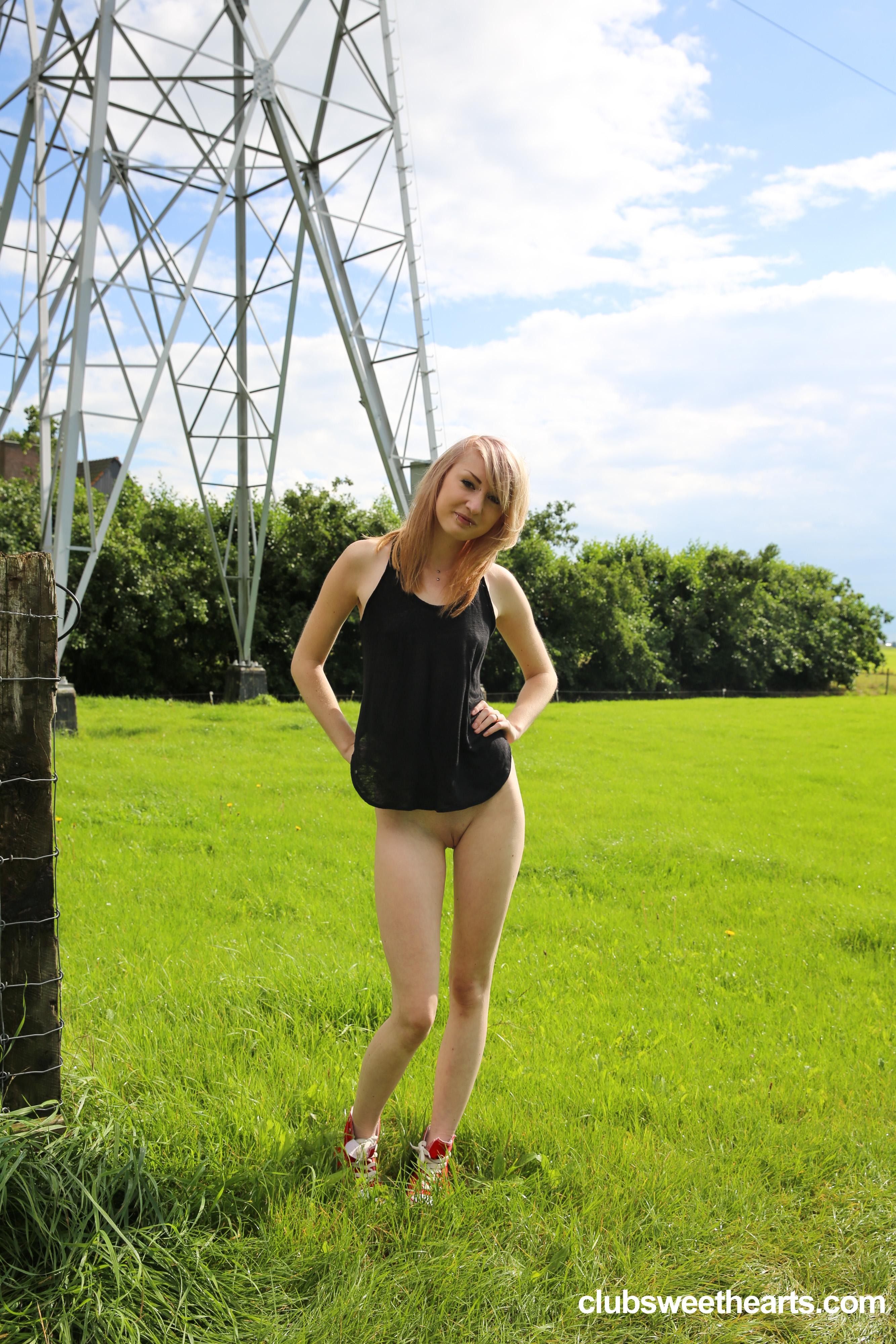 Noa in Club Sweethearts set #37735
