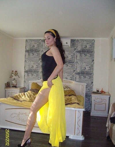 Kristall R in #35258 from Club Sweethearts