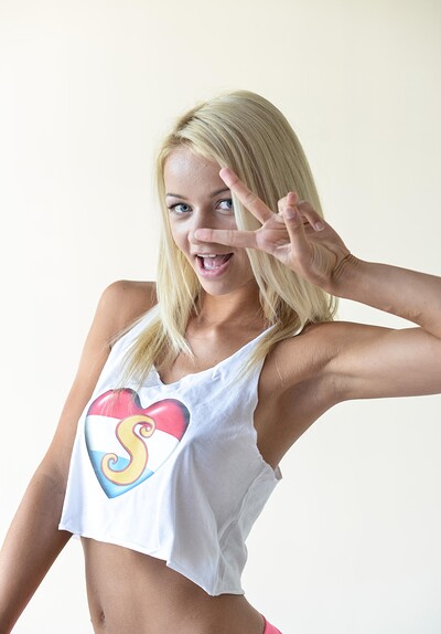 Sissie in #34855 from Club Sweethearts