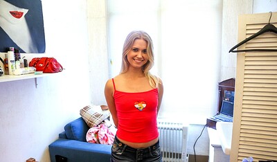 Violette in #25081 from Club Sweethearts