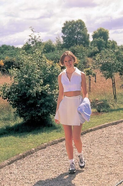 Anneloes A in #4614 from Club Sweethearts