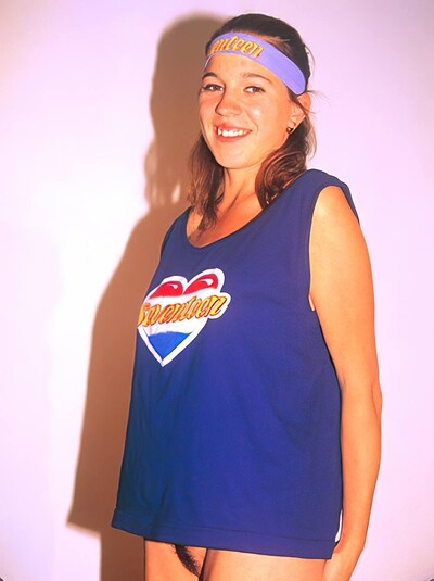 Larrissha in #6072 from Club Sweethearts