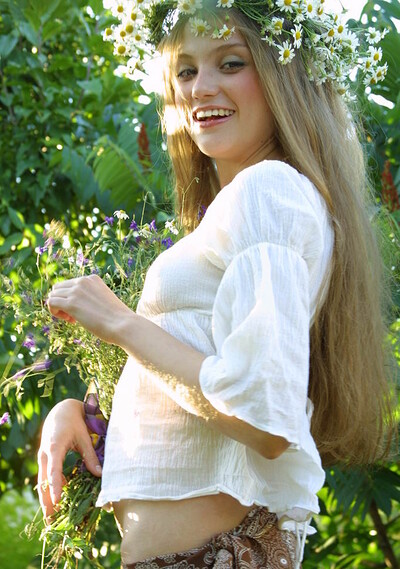 Helena in 18 Magazine set Yellow pants