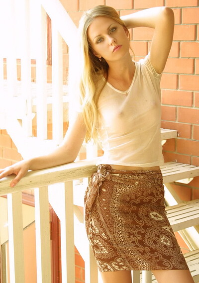 Nicolette in 18 Magazine set Yellow dots