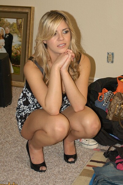 Marlie Moore in #4413 from Matts Models