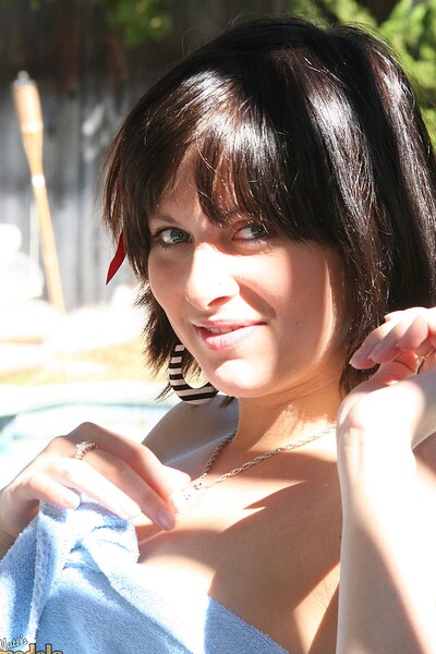Ellie Idol in #4285 from Matts Models