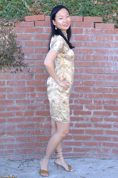 Niya Yu in #3951 from Matts Models