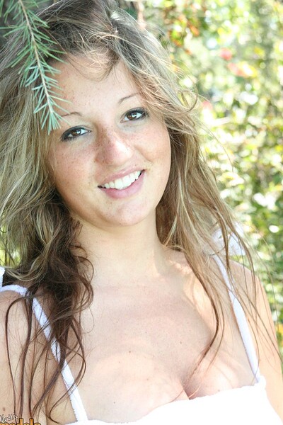 Sadie Sweet in #3811 from Matts Models