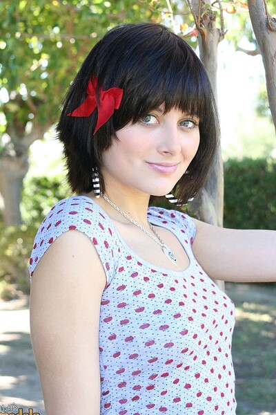 Ellie Idol in #2855 from Matts Models