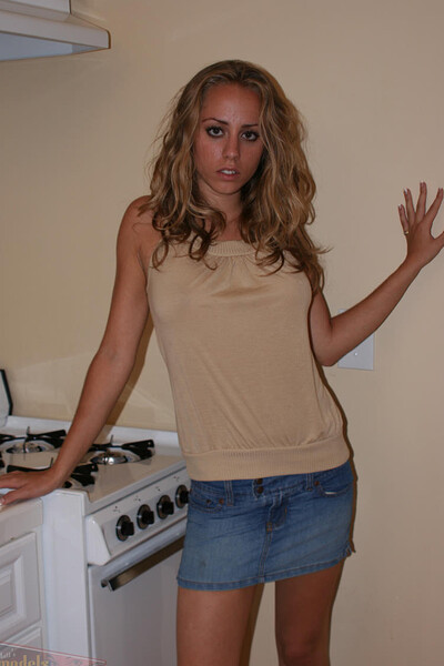 Taylor in #2495 from Matts Models