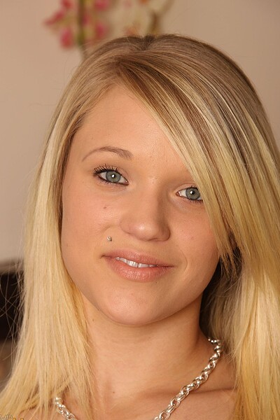Teagan in #2110 from Matts Models