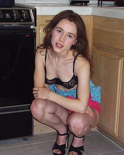 Zophia in #1904 from Matts Models