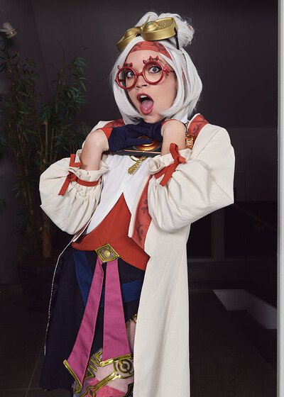 Katie Kush in Tears Of The Kingdom Purah from VR Cosplay X