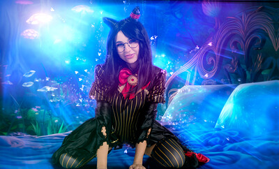 Liz Jordan in Bayonetta Origins from VR Cosplay X