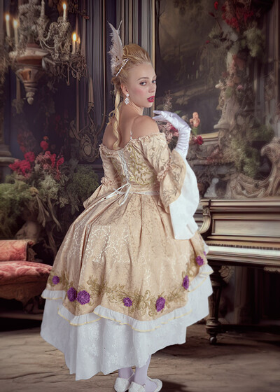 Braylin Bailey in Marie Antoinette from VR Cosplay X