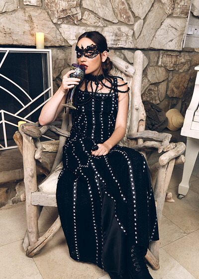 Sera Ryder in The Witcher Yennefer from VR Cosplay X