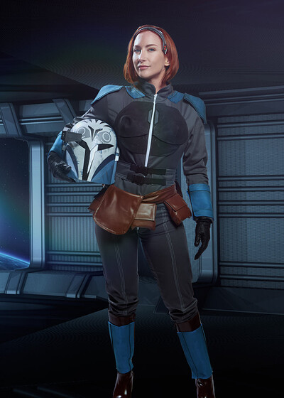 Sophia Locke in The Mandalorian Bo Katan from VR Cosplay X