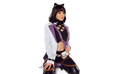 Aria Valencia in RWBY Blake Belladonna from VR Cosplay X