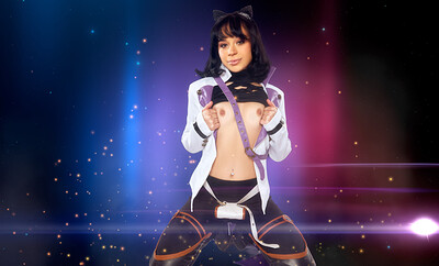 Aria Valencia in RWBY Blake Belladonna from VR Cosplay X