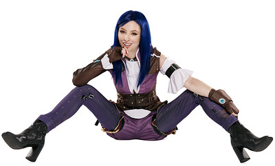 Ailee Anne in League of Legends Caitlyn from VR Cosplay X
