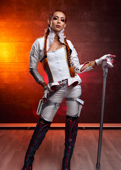 Veronica Leal in Apex Legends Loba from VR Cosplay X