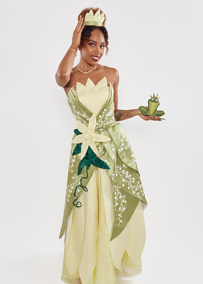 Lacey London in The Princess And The Frog Tiana from VR Cosplay X